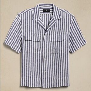 Banana Republic Men’s Navy Blue & White Striped Short Sleeve Resort Shirt | M
